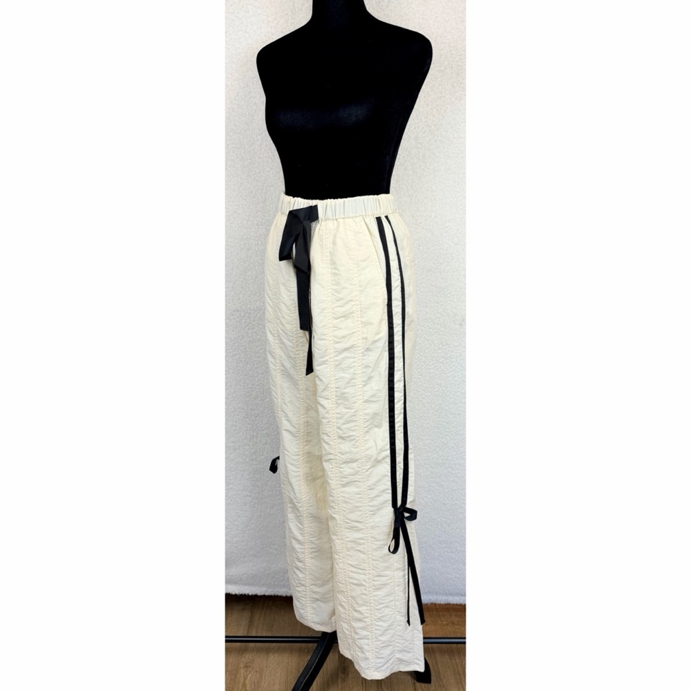 LAGUA GEM • Cream/Black Wide-Leg Ribbon Trim High-Waisted Drawstring Pants, S - Picture 4 of 16